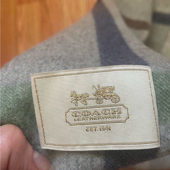 Coach cashmere scarf - Picture 2 of 5